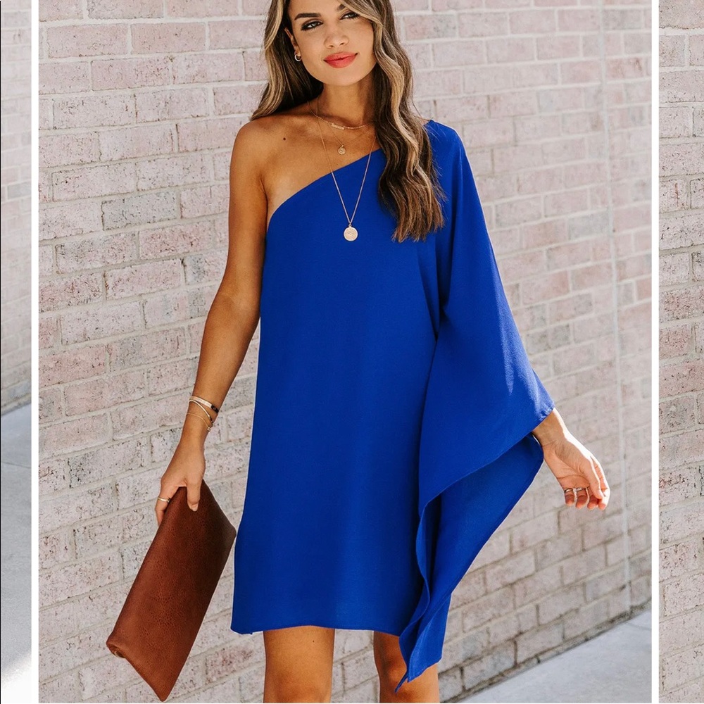 Vici, size large, side to side statement dress in royal blue
